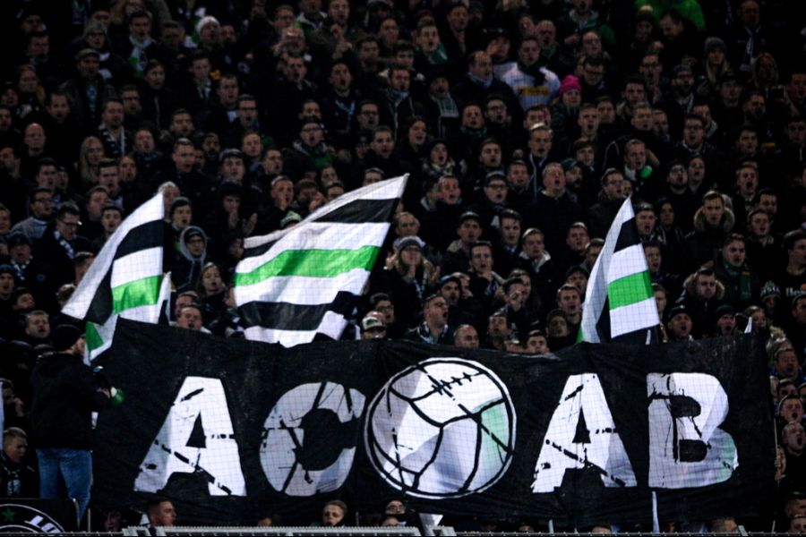 ... und bei Fussball-Ultras verbreitet.