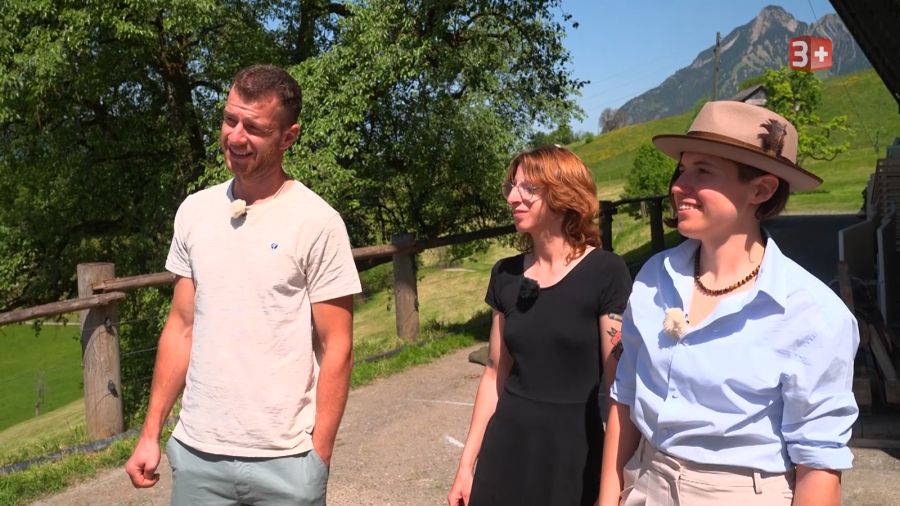 Thomas, Jenni und Carmen buhlen um Cécile.
