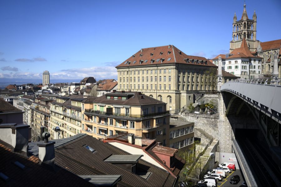 Er ist in Lausanne 27 km/h zu schnell gefahren und wurde zu einer bedingten Geldstrafe von 90'000 Franken verurteilt. (Symbolbild)