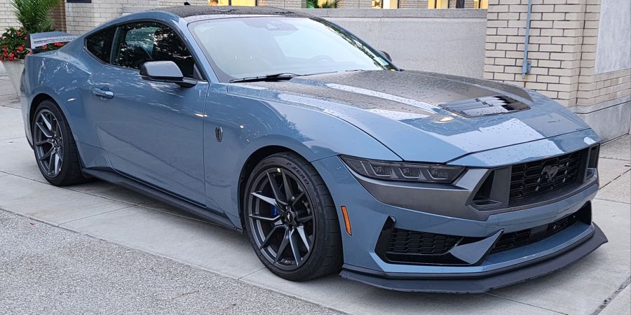 Ford Mustang Dark Horse