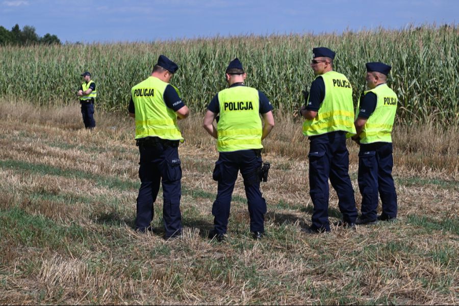In Polen ist ein Flugobjekt auf einem Maisfeld abgestürzt und explodiert.