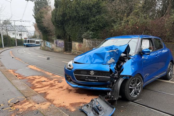 Zürich Tram Mast Unfall