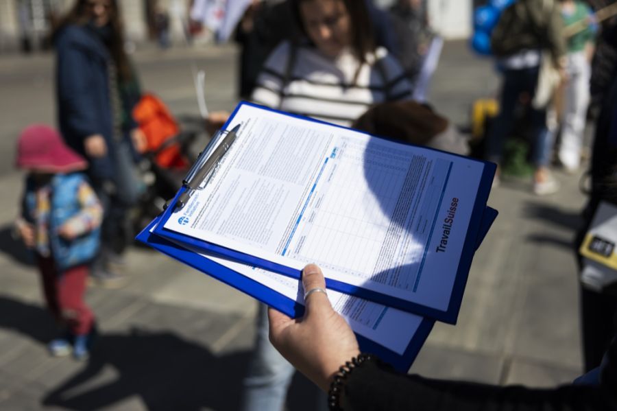 Gemäss Bundeskanzlei wird ein Kodex für integre Unterschriftensammlungen fertiggestellt und soll breit unterstützt werden. (Symbolbild)