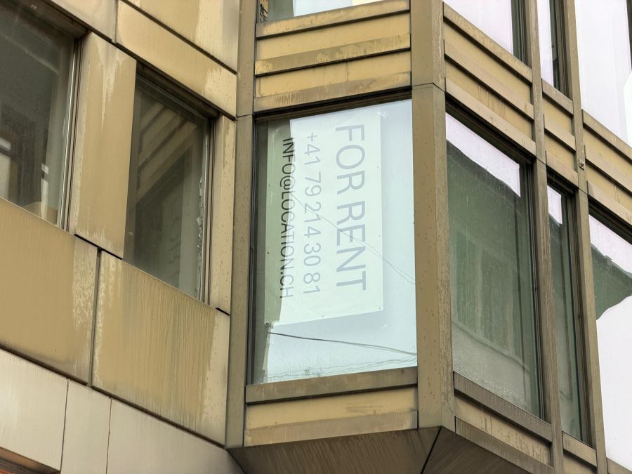 Der Hinweis «For Rent», also «zu Mieten», ist von aussen gut sichtbar.