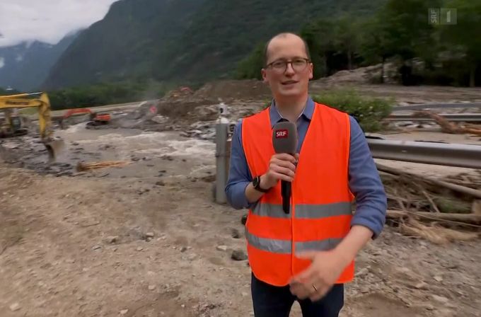 Michael Weinmann moderiert von der kaputten A13. weinmann