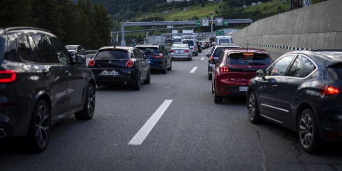 Kaputte A13 - Touri-Experte: «Stausensible» streichen Fahrt in Süden