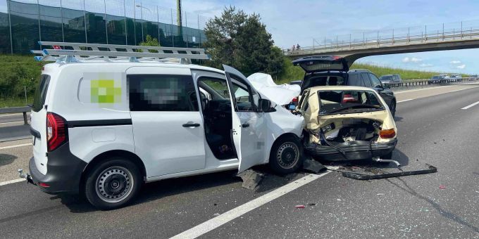 A1 bei Wiedlisbach BE - Zwei Personen nach Auffahrkollision in Spital