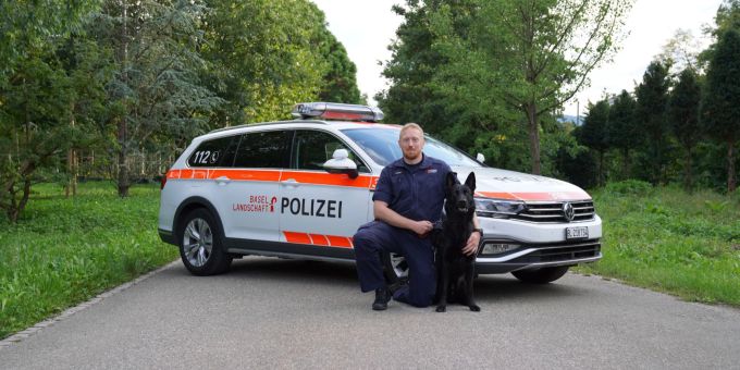 Lausen BL - Polizeihund fängt Einbrecher nach Diebstahl
