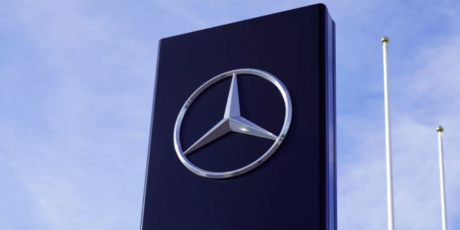 Mercedes-Logo, Symbolbild