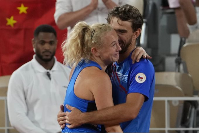 Siniakova und Machac waren vier Jahre ein Paar – an Olympia 2024 aber offiziell eigentlich getrennt. Siniakova