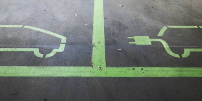 Trend Elektroauto: Die Nachfrage bleibt bestehen. So gibt es auch immer mehr Parkmöglichkeiten. Im Trend: das Elektroauto