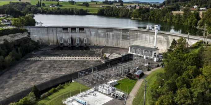 Von etwa 30 geprüften Kraftwerksprojekten erachtet die Freiburger Kantonsregierung das Umleitungskraftwerk Schiffenen-Murten als das vielversprechendste. Kraftwerksprojekten