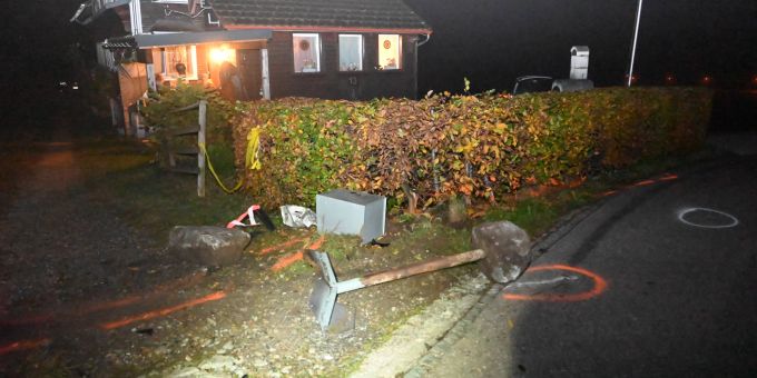 Hoffeld SG: Fahrunfähig Selbstunfall verursacht. Hoffeld SG Unfall