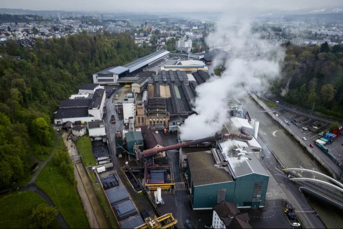 Das Stahlwerk von Swiss Steel. swiss steel fabrik