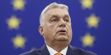 viktor orbán vor euflagge
