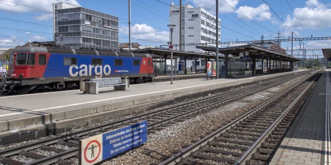 Die SBB Cargo hatte im ersten halben Jahr von 2024 vermehrt Verspätungen. (Symbolbild) SBB Cargo Verspätungen
