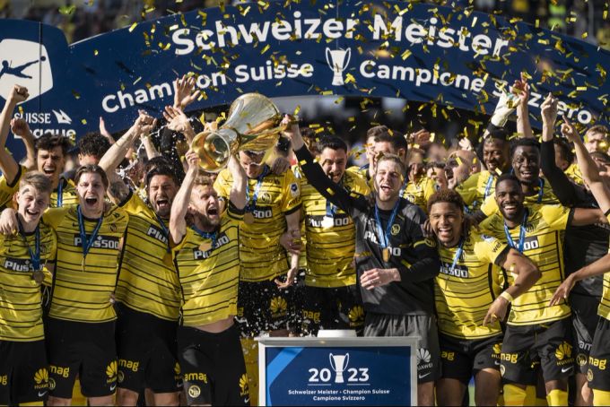 Bereits sechsmal darf David von Ballmoos mit YB den Meisterpokal heben. YB