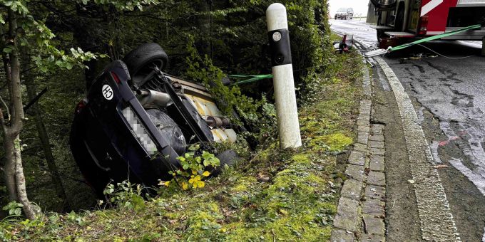 Gebertingen: Selbstunfall mit Auto. Selbstunfall mit Auto.