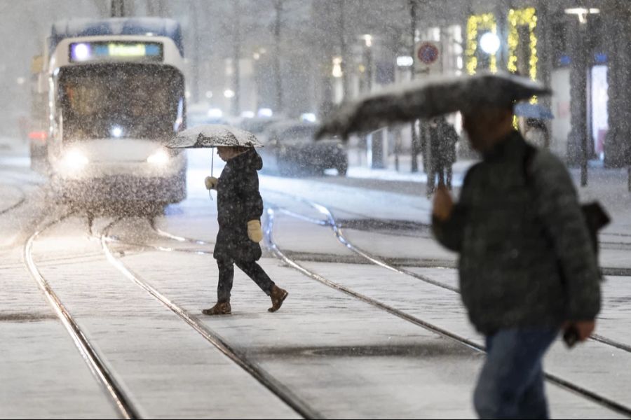 Am Donnerstag vor einer Woche fiel im Flachland haufenweise Schnee – unter anderem hier in Zürich. (Foto aufgenommen am 21.11.2024)