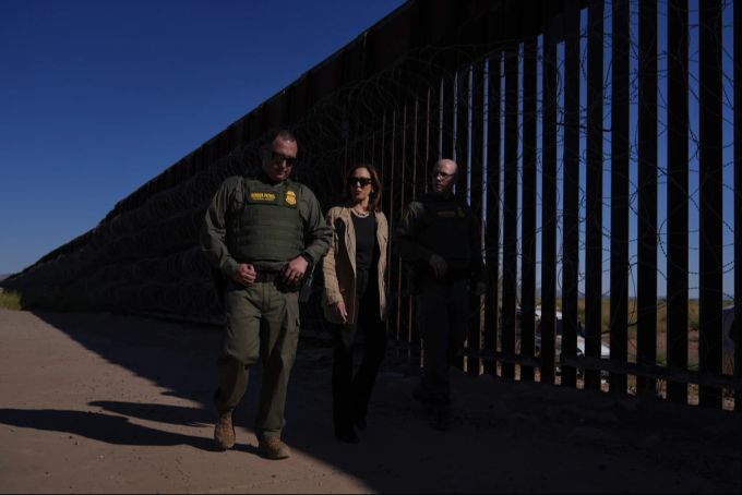 Anlässlich der US-Wahlen besuchte Kamala Harris die Grenze zu Mexiko. us-wahlen