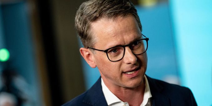 CDU-Generalsekretär Carsten Linnemann sieht nach dem Sieg der Union bei der Europawahl in Deutschland vor allem eine Niederlage der Ampel-Koalition von Kanzler Olaf Scholz. CDU-Generalsekretär Carsten Linnemann sieht nach dem Sieg der Union bei der Europawahl in Deutschland vor allem eine Niederlage der Ampel-Koalition von Kanzler Olaf Scholz.