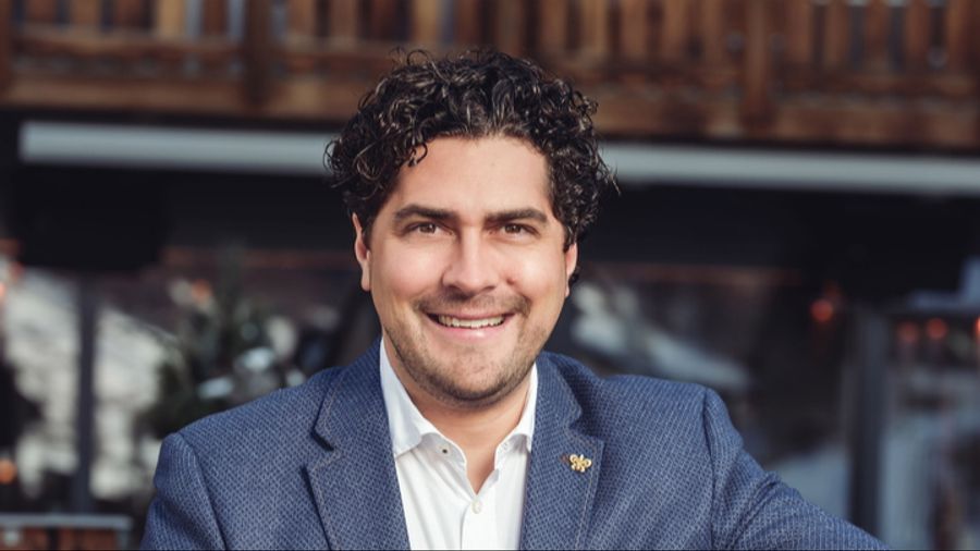 Bei Sebastian Metry (Besitzer Hotel Schönegg) übernachten jeweils Musiker und Stars vom Zermatt Unplugged.