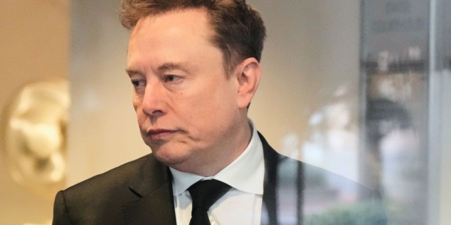 Elon Musk meldete beim Twitter-Kauf zu spät das Überschreiten einer wichtigen Beteiligungsmarke. Die Börsenaufsicht zog vor Gericht - und ist nun bereit, die Klage mit einem Vergleic...