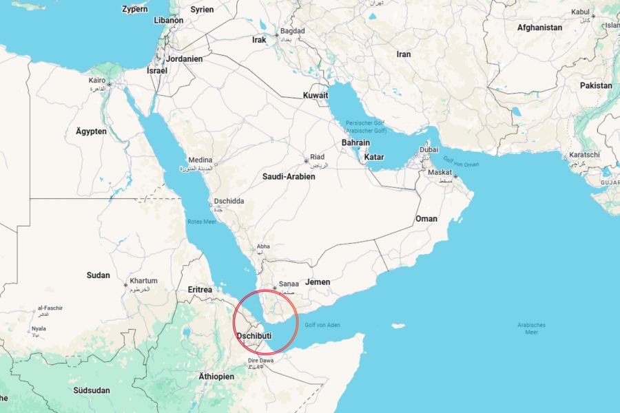 Experten fürchten nun, dass sie die Meerenge Bab-al-Mandab blockieren könnte. Diese enge Meeresstrasse verbindet das Arabische Meer mit dem Roten Meer und dadurch mit dem Mittelmeer.