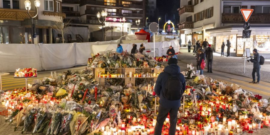 Um den Opfern der Brandkatastrophe von Crans-Montana zu gedenken, rief der Churer Stadtrat die Bevölkerung dazu auf, sich an der Schweigeminute am Freitag zu beteiligen.