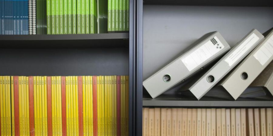 Der Grosse Rat will das Aargauer Migrationsamt überprüfen. Es geht um die Praxis beim Entzug der Aufenthaltsbewilligung von Ausländerinnen und Ausländern, die länger von staatliche...