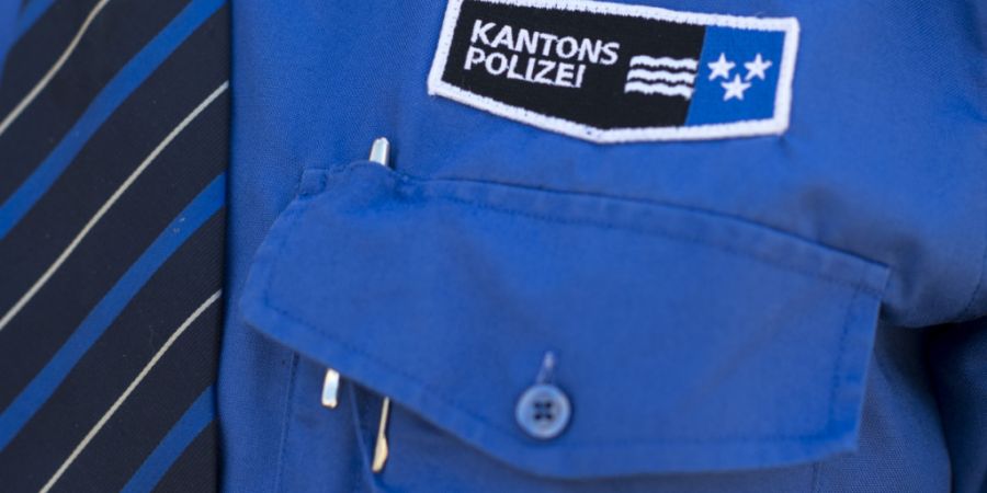 Die Kantonspolizei Aargau verzeigte sowohl den Unfallbeteiligten als auch den Unfallverursacher. (Symbolbild)