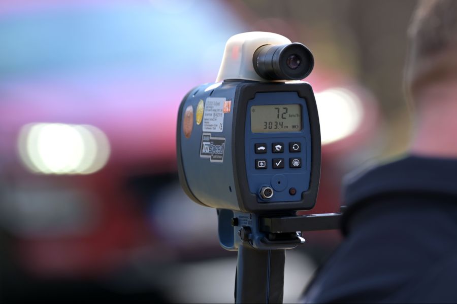 Assistenzkräfte ohne Jus-Studium sollen leichte Delikte wie Tempoüberschreitungen bearbeiten.