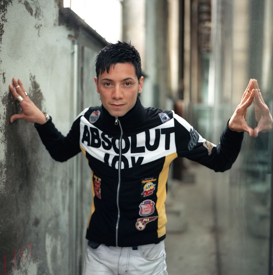 Piero Esteriore wurde am 23. September 1977 in Laufen geboren und wuchs in Aesch BL auf – mit sizilianischen Wurzeln.