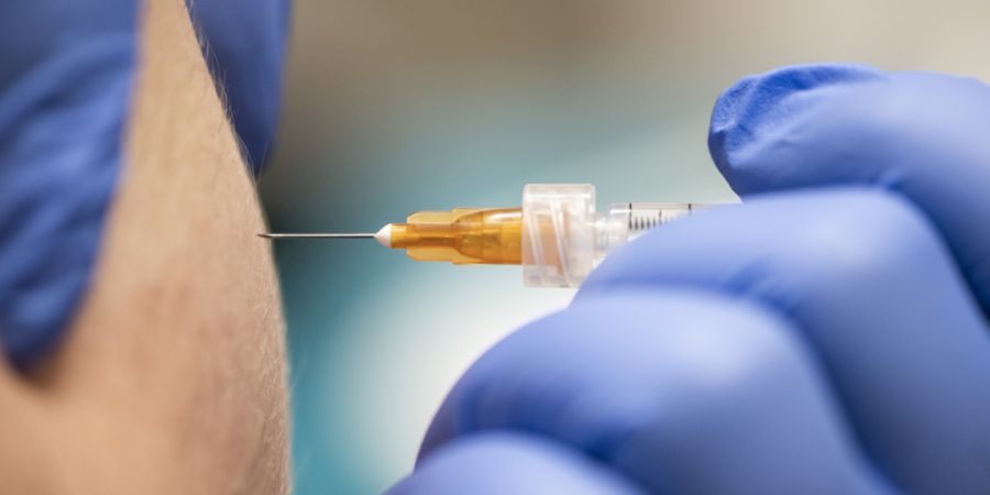 Im Kanton St. Gallen entscheidet die Regierung in den nächsten Wochen, ob es im kantonalen Gesetz einen Artikel für ein Impfobligatorium braucht - oder nicht. (Archivbild)