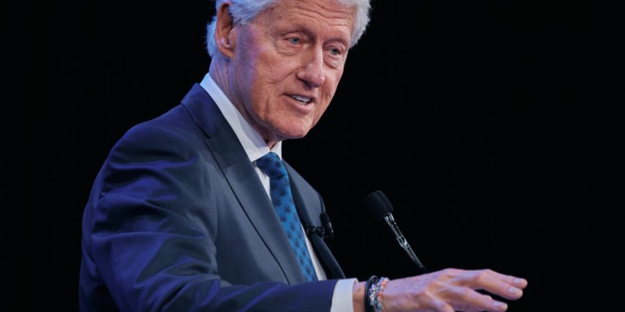 ARCHIV - Der ehemalige US-Präsident Bill Clinton spricht während der Clinton Global Initiative in New York. Foto: Andres Kudacki/FR170905 AP/dpa