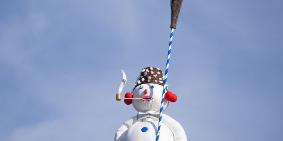 Der Zürcher Böögg geht an den «Engadiner»: Bevor er in die Luft gesprengt wird, reist der Schneemann noch in den Gastkanton Graubünden. (Archivbild)