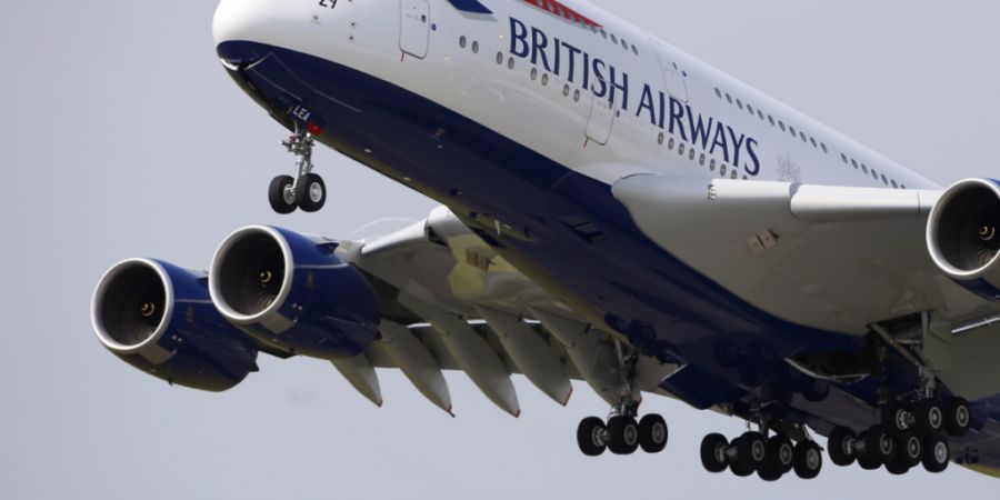 Der British-Airways-Mutterkonzern IAG hat 2025 trotz tieferer Passagierzahlen einen Rekordgewinn eingeflogen. Höhere Ticketpreise und geringere Spritkosten haben dazu beigetragen.(Arch...