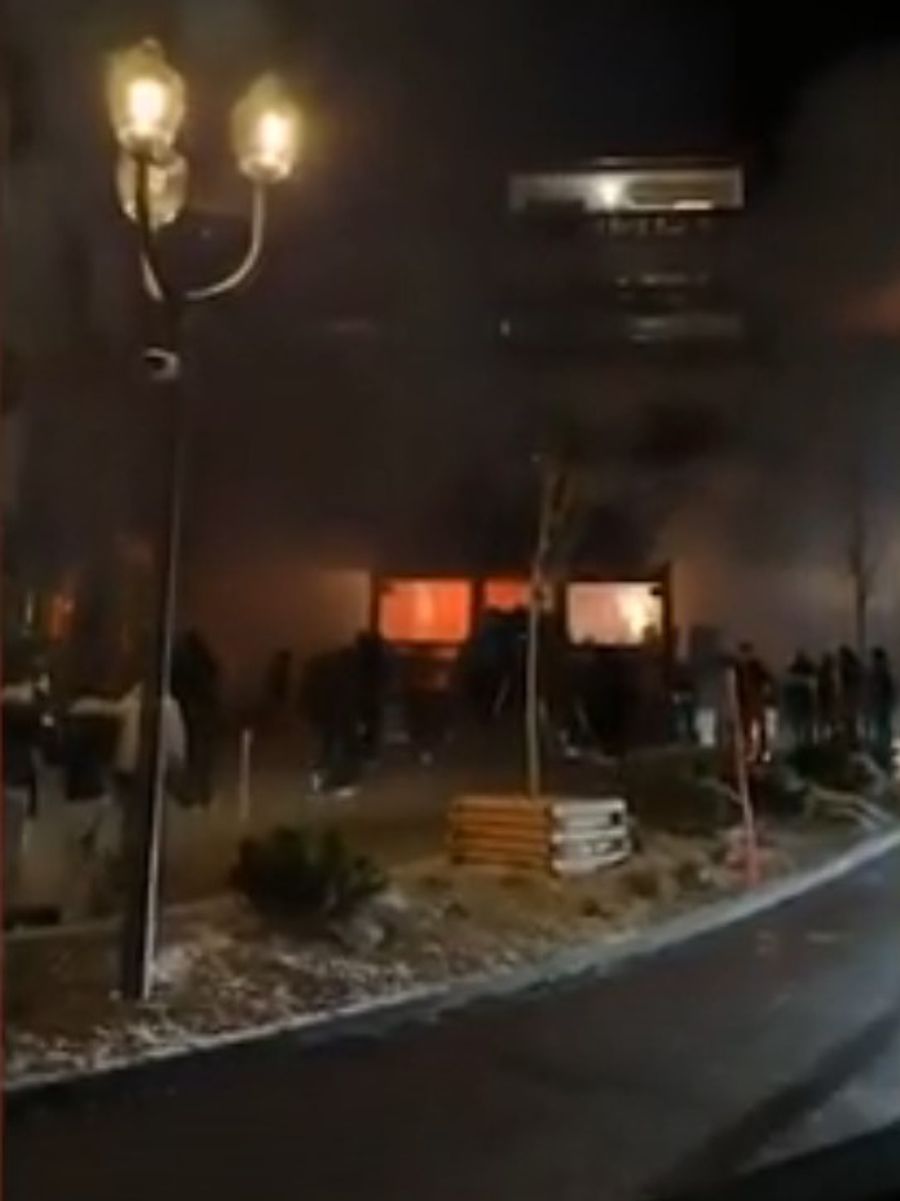 Die Panik rund um die Bar ist gross.