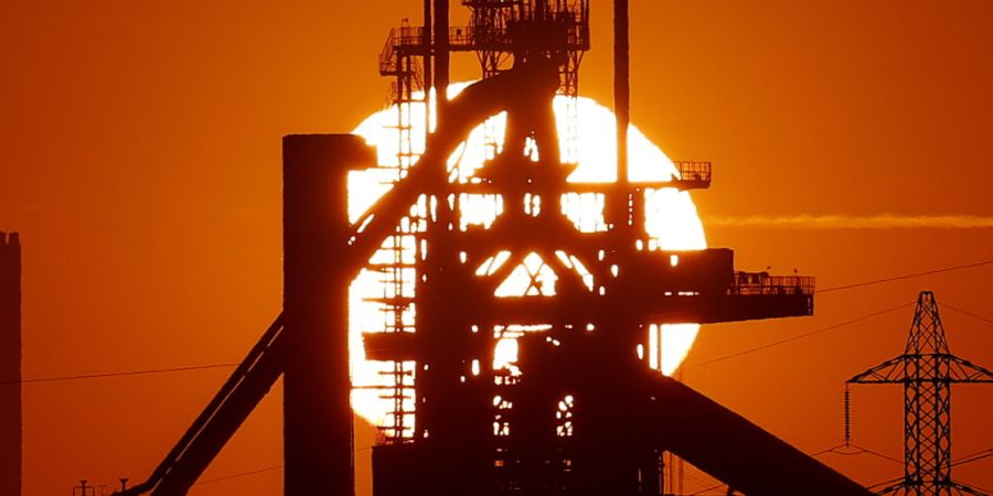 Die Ölpreise legen im Iran-Konflikt eine Achterbahnfahrt hin. Zumindest für den Moment lässt die Hoffnung auf Verhandlungen sie wieder fallen. (Archivbild)