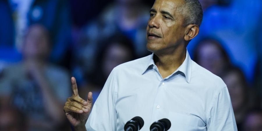 ARCHIV - Der ehemalige US-Präsident Barack Obama spricht bei einer Wahlkampfveranstaltung zur Unterstützung der demokratischen US-Präsidentschaftskandidatin Harris in Philadelphia. F...