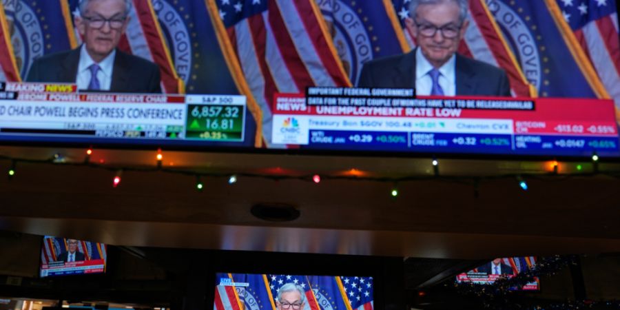 Die US-Notenbank lässt den Leitzins nach drei Senkungen erstmals wieder unverändert. (Archivbild)