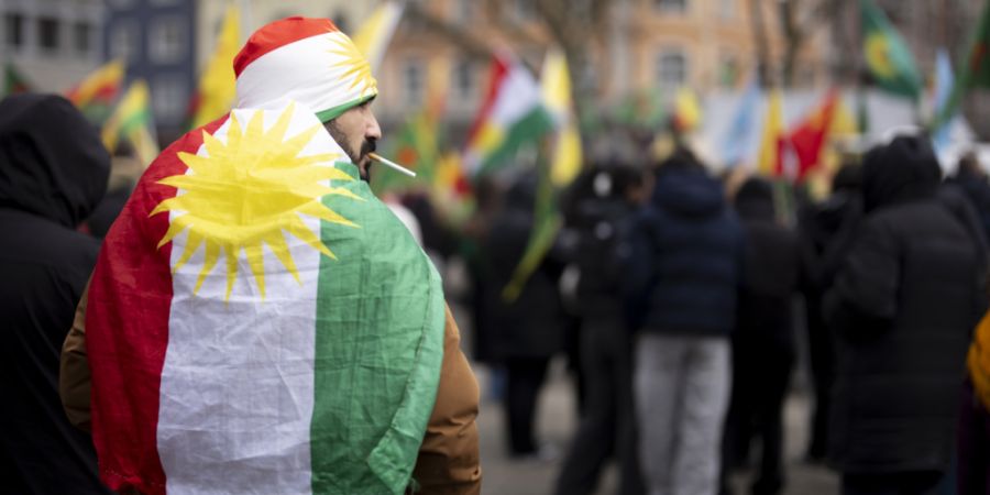 Auch am Samstag protestierten Menschen in Zürich gegen das Vorrücken syrischer Truppen in von Kurden kontrollierte Gebiete im Nordosten Syriens. Schon am Montag, Dienstag und Donnerst...