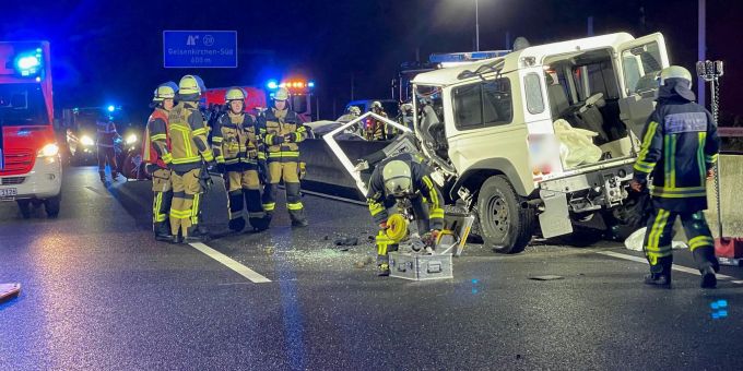 Wegen des Unfalls auf der A40 müssen Autofahrer mit erheblichen Einschränkungen rechnen. Wegen des Unfalls auf der A40 müssen Autofahrer mit erheblichen Einschränkungen rechnen.