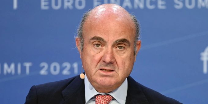 EZB-Vizepräsident Luis de Guindos stellt weitere Zinserhöhungen in Aussicht. EZB-Vizepräsident Luis de Guindos stellt weitere Zinserhöhungen in Aussicht.