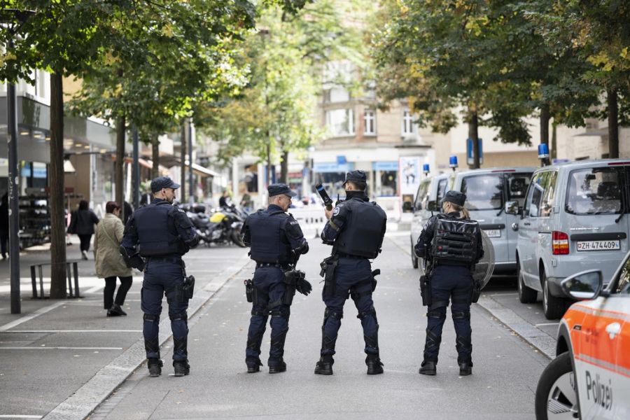 Dank einem beträchtlichen Polizeiaufgebot konnten gewaltsame Auseinandersetzungen mit Gegendemonstranten verhindert werden.