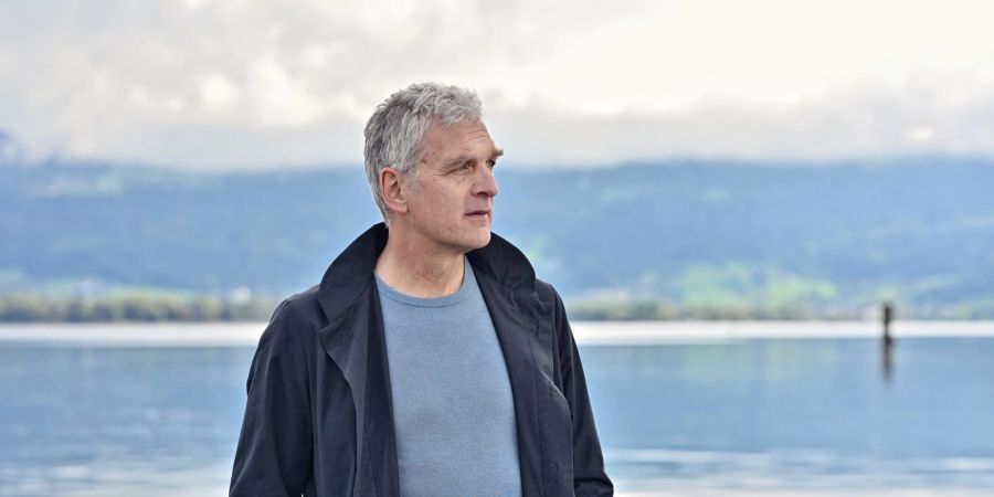 Robert Anders (Walter Sittler) in einer Szene aus «Der Kommissar und der See».