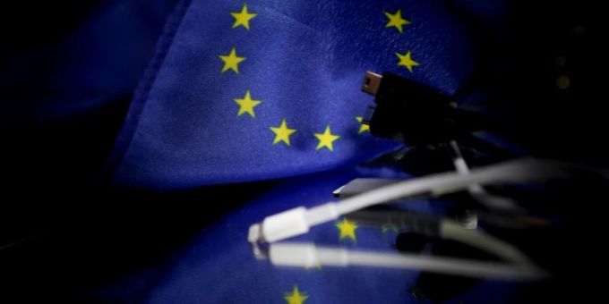 Handy-Ladestecker sollen europaweit einheitlich werden. Handy-Ladestecker sollen europaweit einheitlich werden.