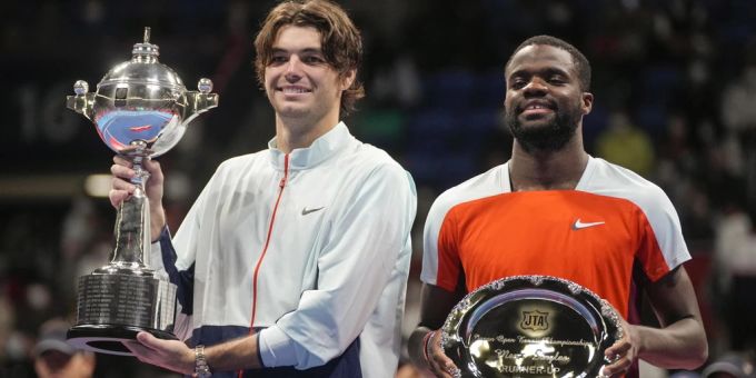 Taylor Fritz bezwingt im Final in Tokio seinen Landsmann Frances Tiafoe. Taylor Fritz