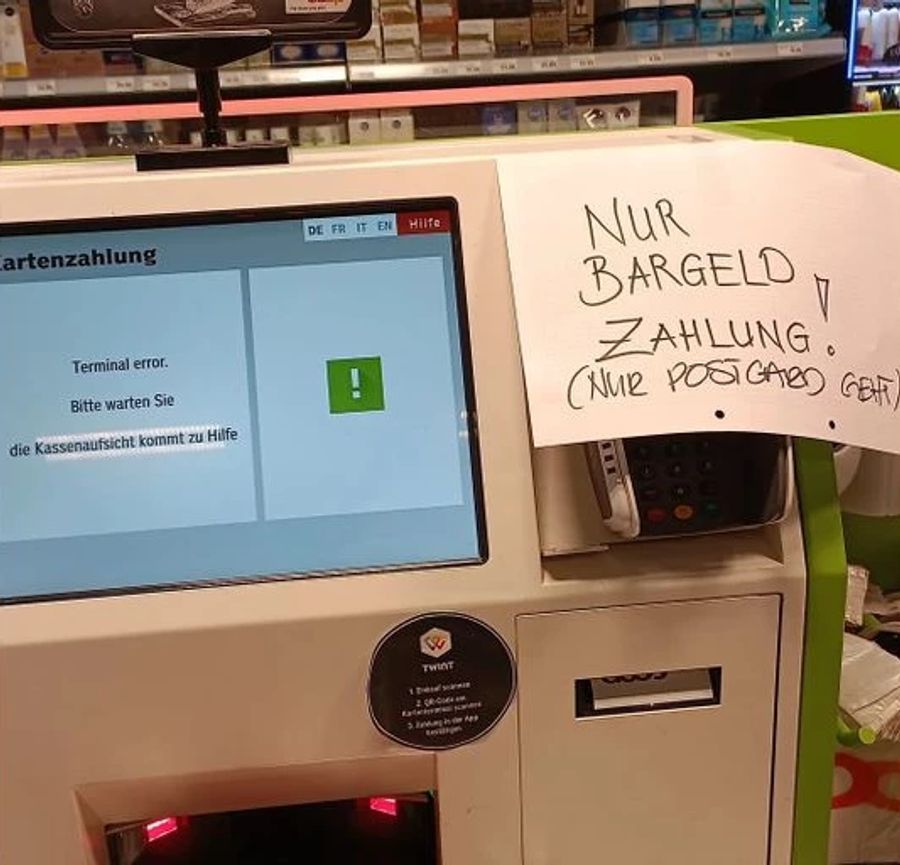 Selbst die Self-Checkout-Automaten nahmen keine Karten mehr an – mit Ausnahme der Postcard.