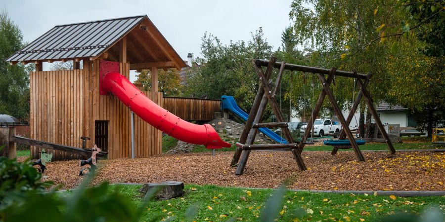 Ein Spielplatz in der Gemeinde Weiach ZH. - Bezirk Dielsdorf